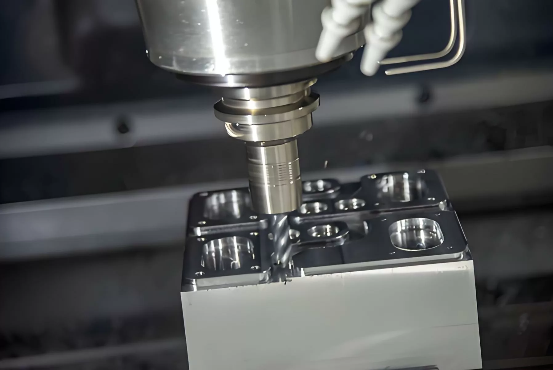 12 Methods to Reduce Cutting Vibrations in CNC Milling Machines
